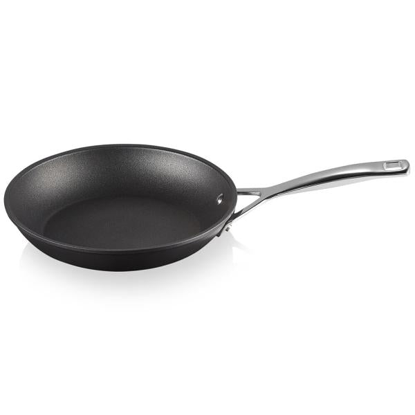 TNS NEW シャロー・フライパン 22cm NC／LE CREUSET（ル・クルーゼ）