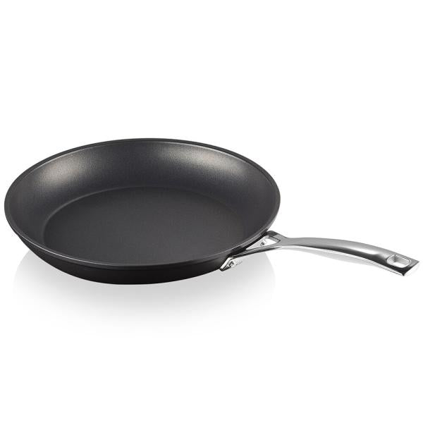 TNS NEW シャロー・フライパン 28cm NC／LE CREUSET（ル・クルーゼ）