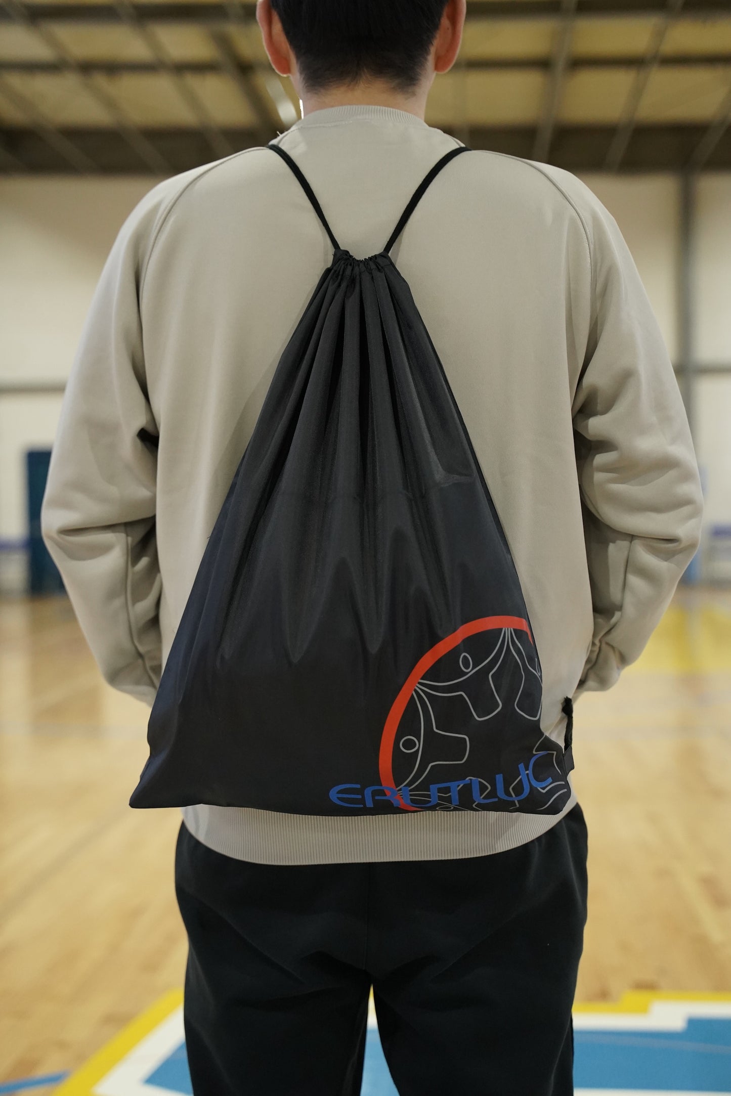 ERUTLUCロゴ ナップサック