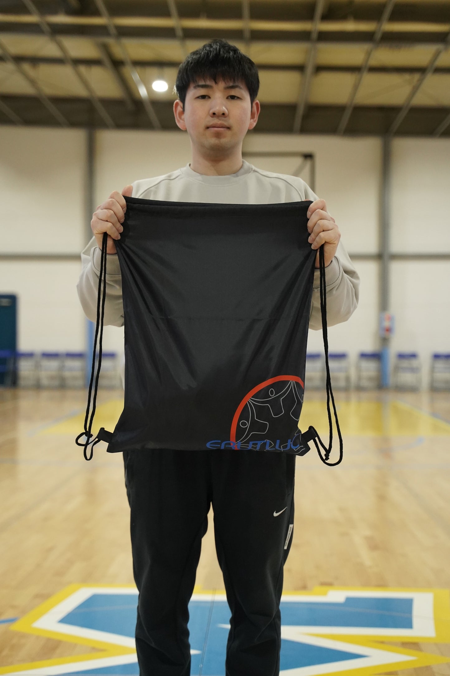 ERUTLUCロゴ ナップサック